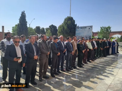 عطر افشانی قبور مطهر شهدای شهرستان به مناسبت سوم خرداد سالروز آزادسازی خرمشهر